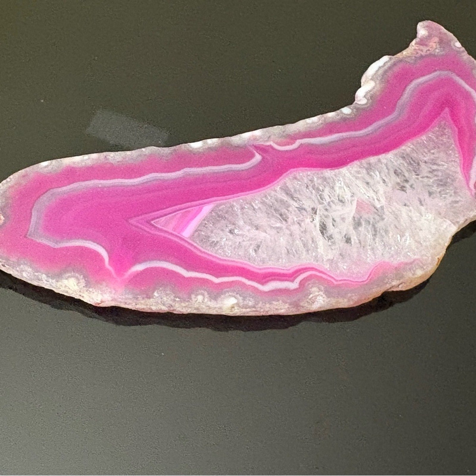 💗 Vibrant Pink Agate Slice – Polished Stone Décor / Craft Supply 💗