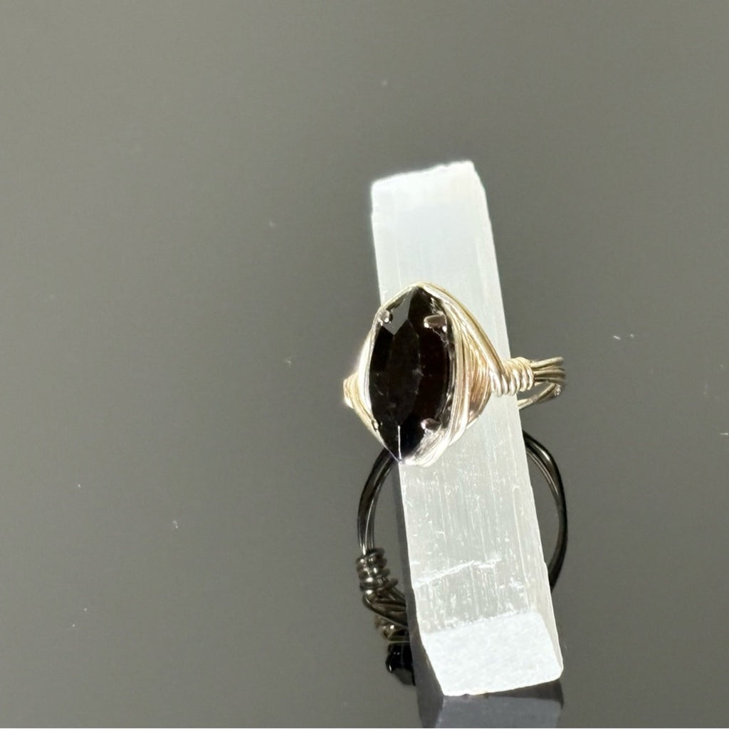 🖤 Handmade Wire-Wrapped Ring – Black Marquise Gemstone – Silver Tone 🖤