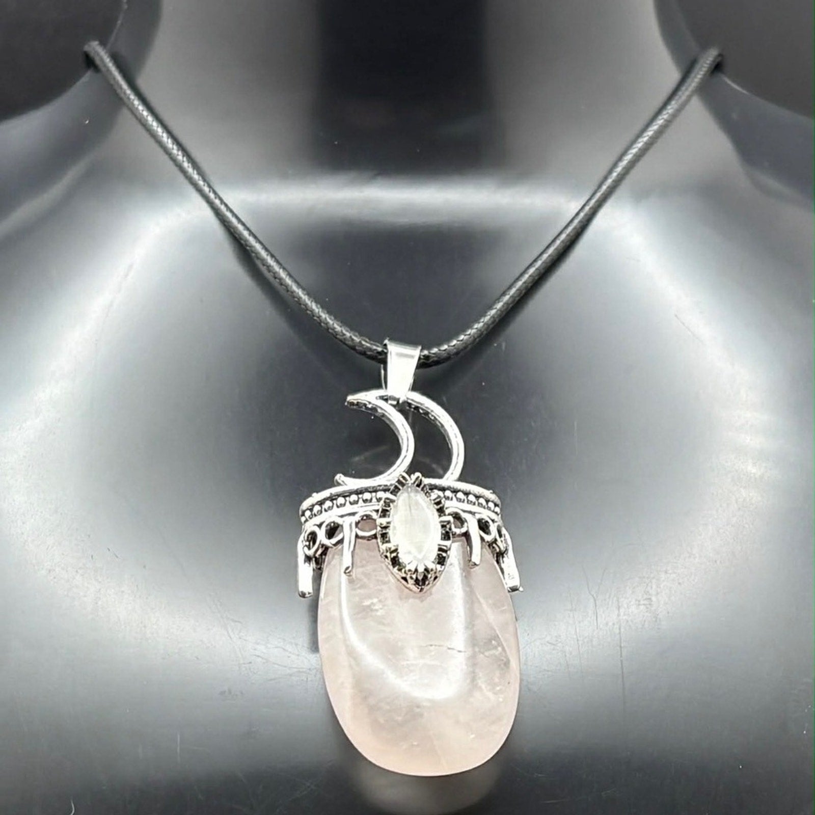 🌙 Rose Quartz Crescent Moon Pendant Necklace 🌙