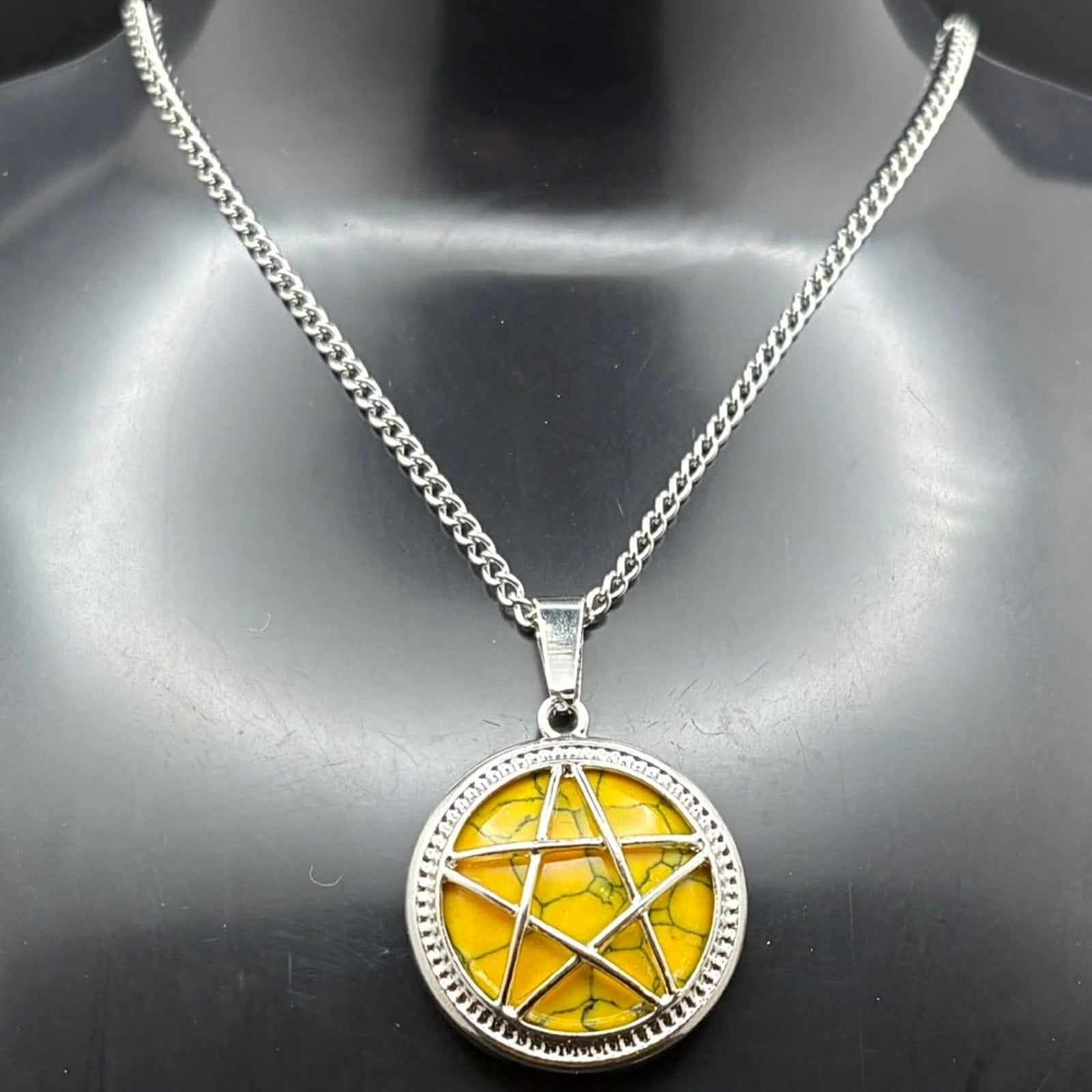 💛 Yellow Howlite Pentagram Pendant Necklace 💛