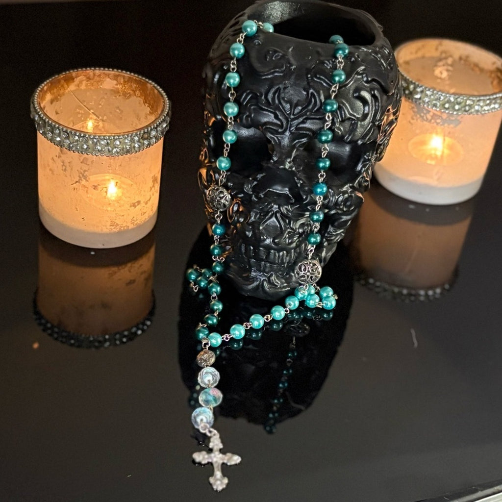Handmade Turquoise Beaded Crucifix Necklace — NEW WITHOUT TAGS 🏷️