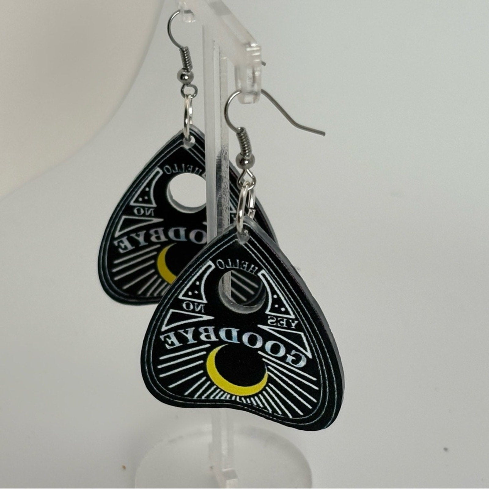 🌙 Mystical Planchette “Goodbye” Dangle Earrings – Celestial Witchy Style – New