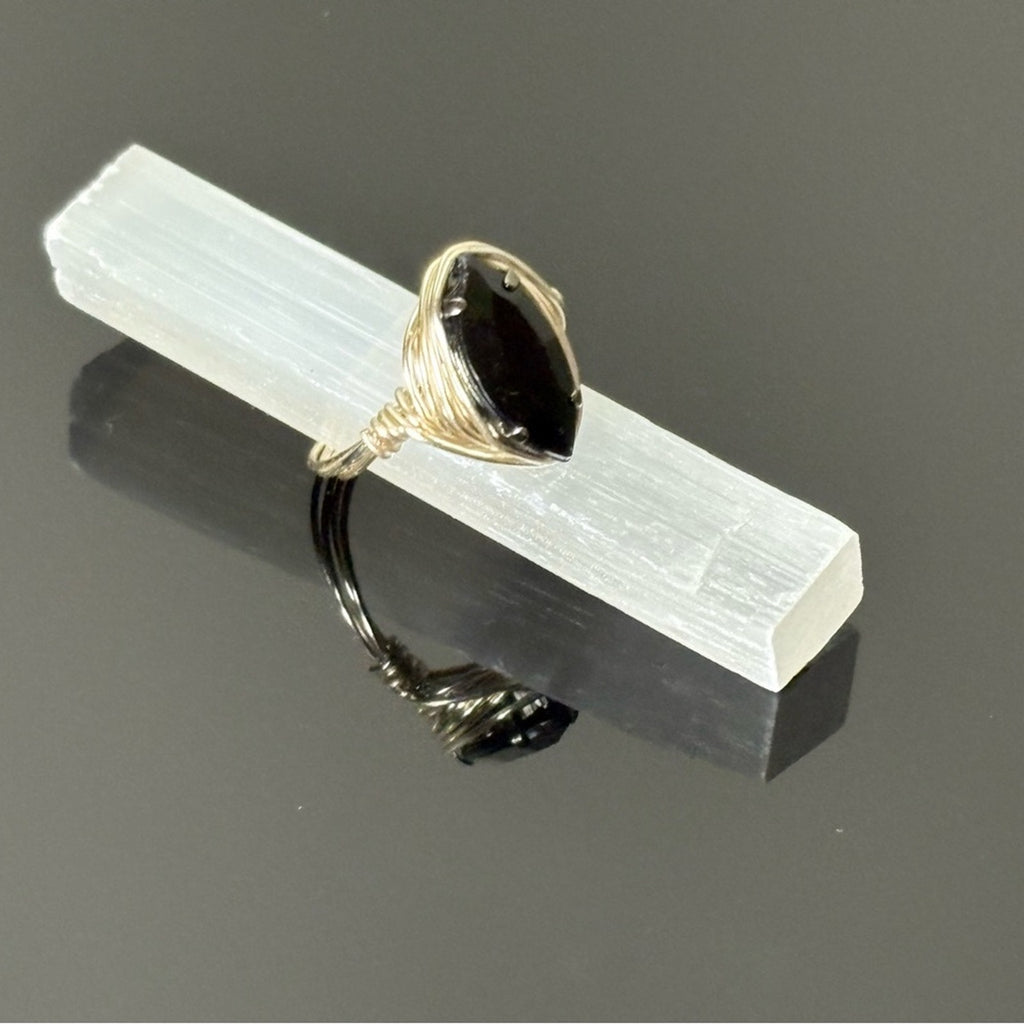 🖤 Handmade Wire-Wrapped Ring – Black Marquise Gemstone – Silver Tone 🖤