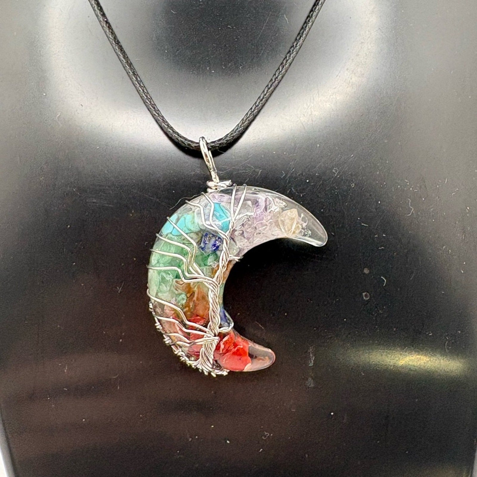 🌙 Wire-Wrapped Crescent Moon Crystal Necklace – New