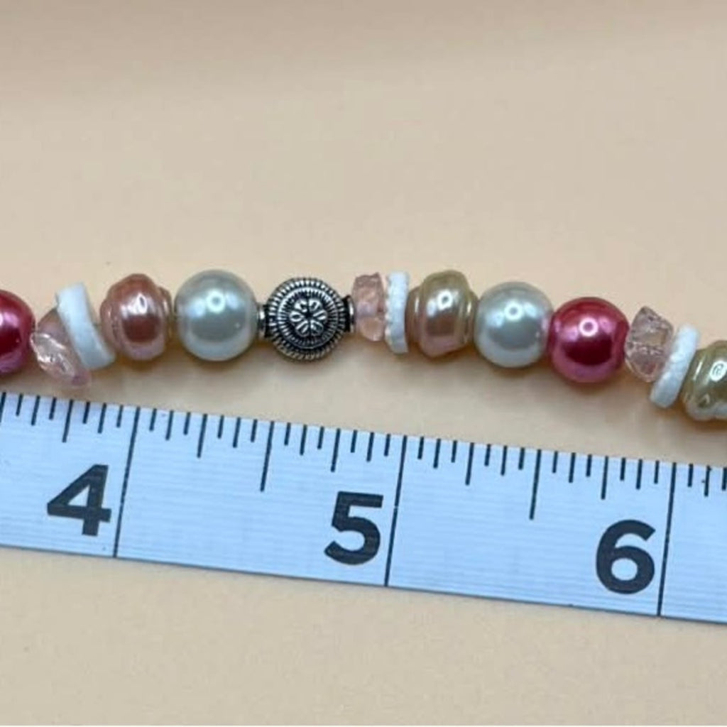 🤍🌸 Handmade Pearl & Pink Beaded Bracelet with Silver Medallion Accents