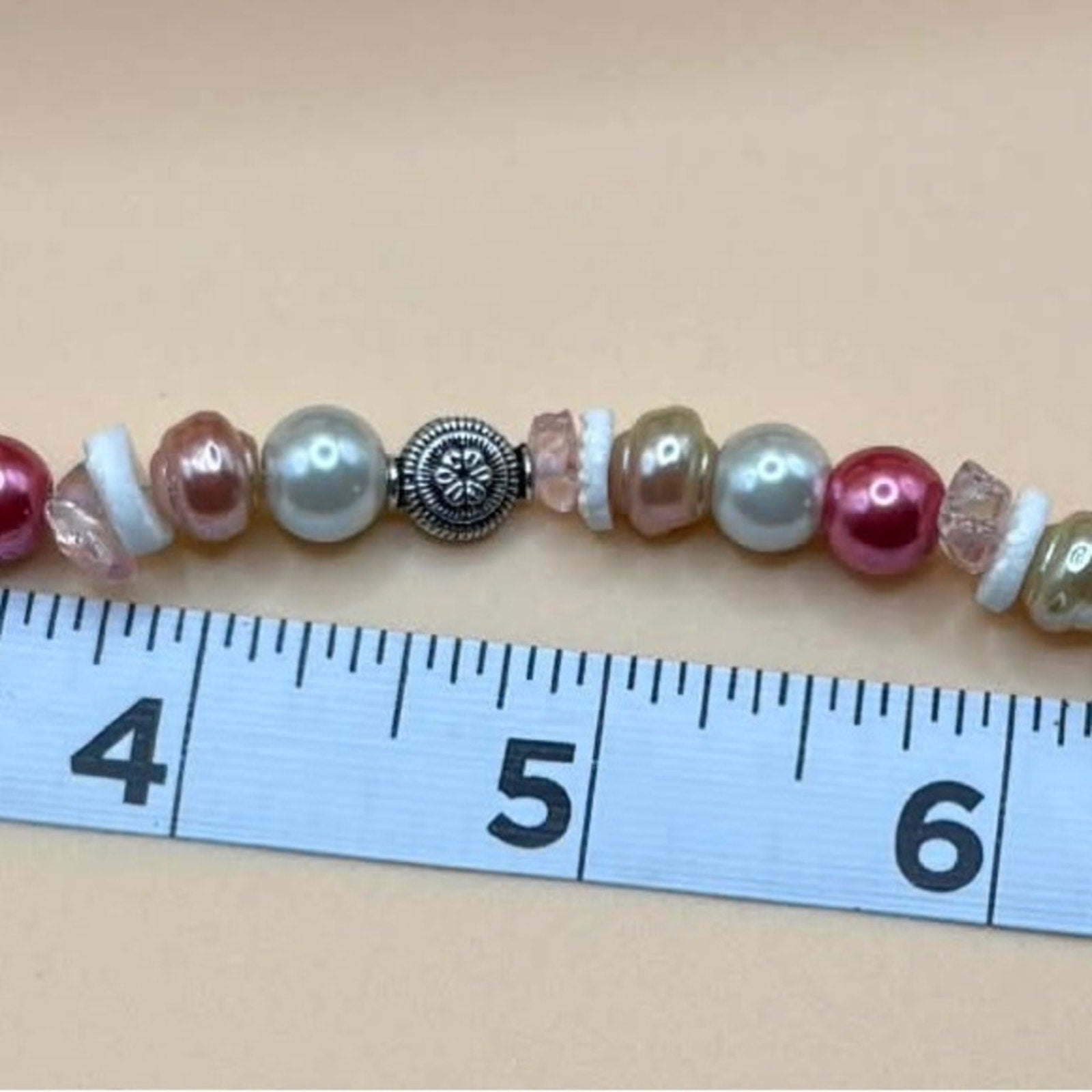 🤍🌸 Handmade Pearl & Pink Beaded Bracelet with Silver Medallion Accents