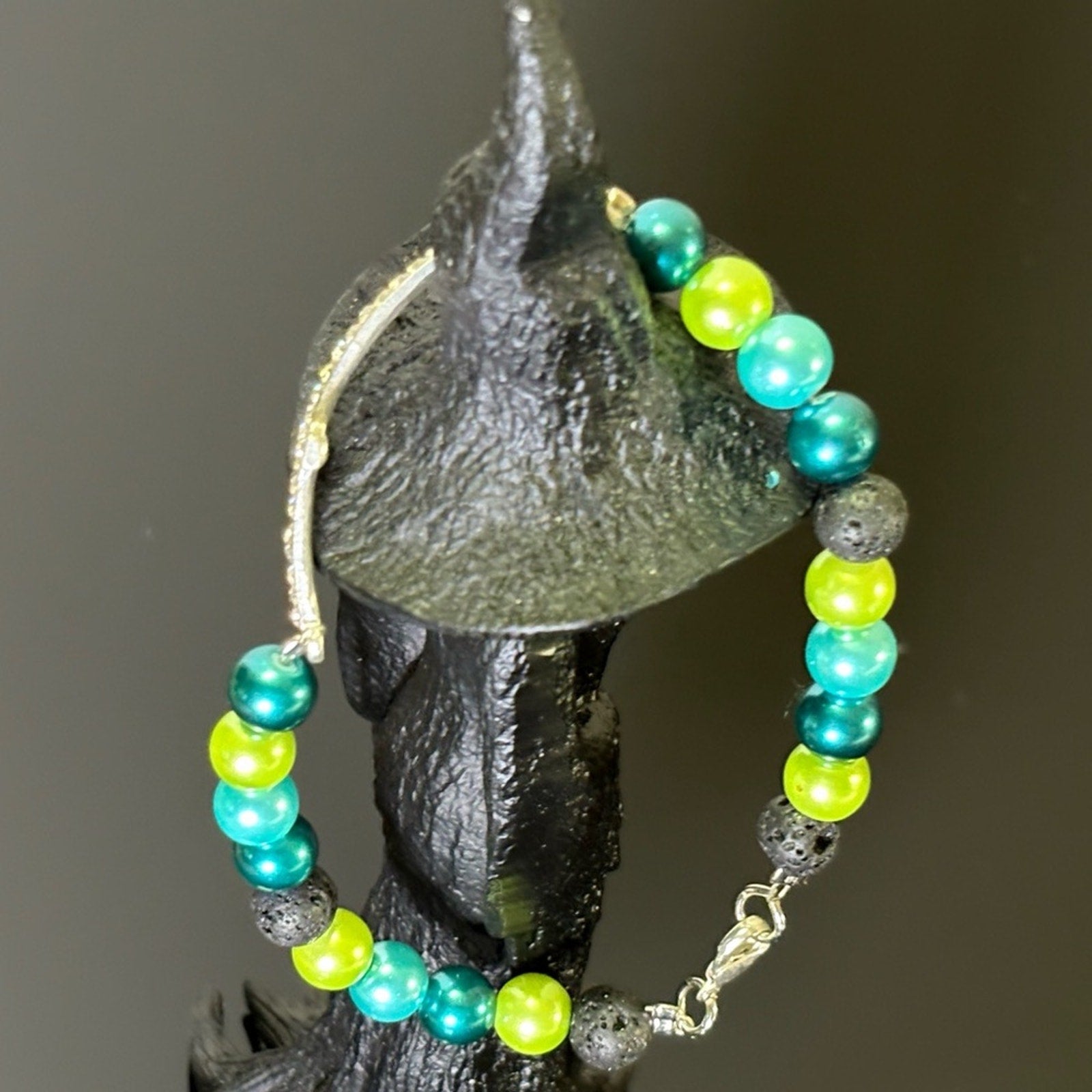 Handmade Teal & Lime Beaded Cross Bracelet — NEW WITHOUT TAGS 🏷️