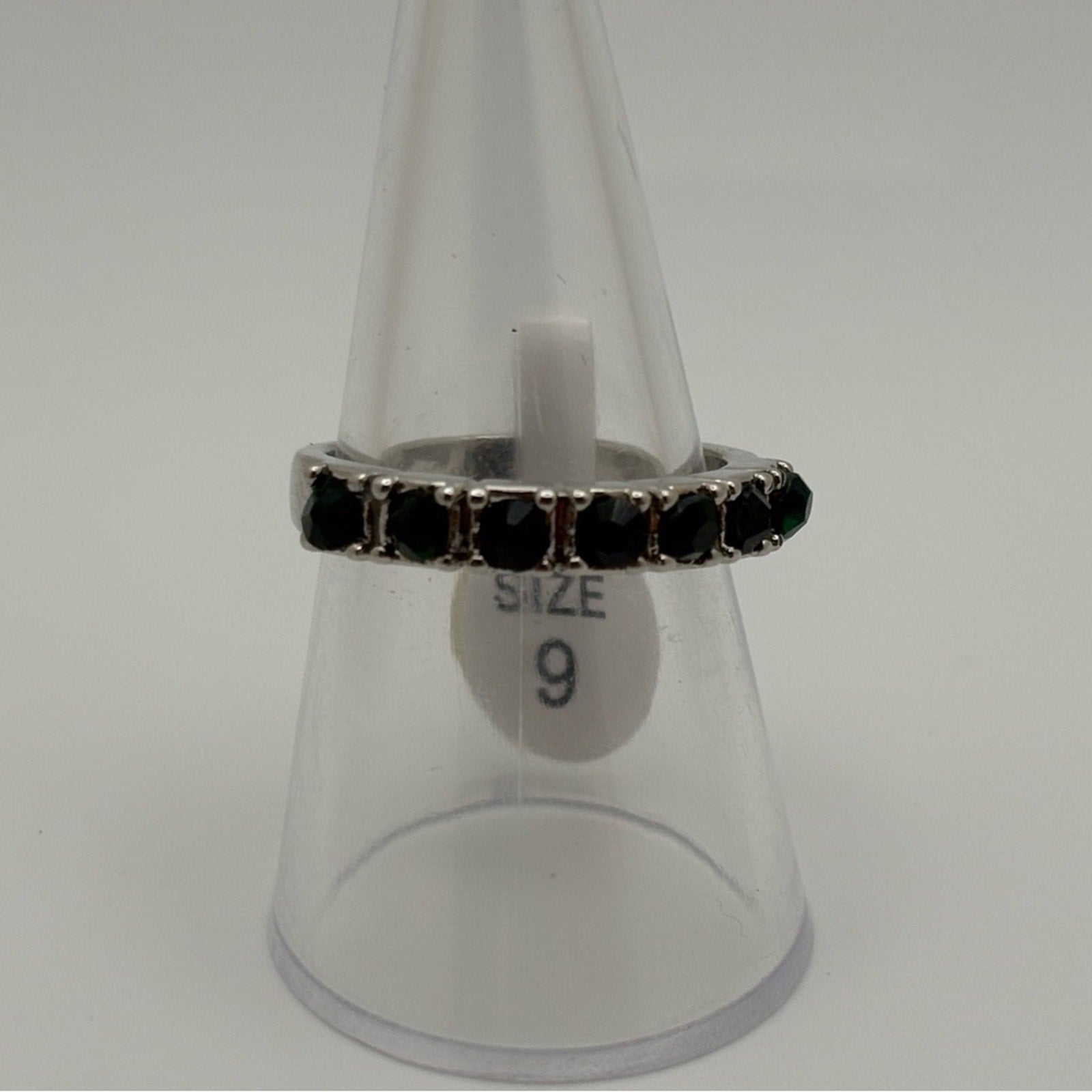 Emerald Green Stone Band Ring – Silver Tone