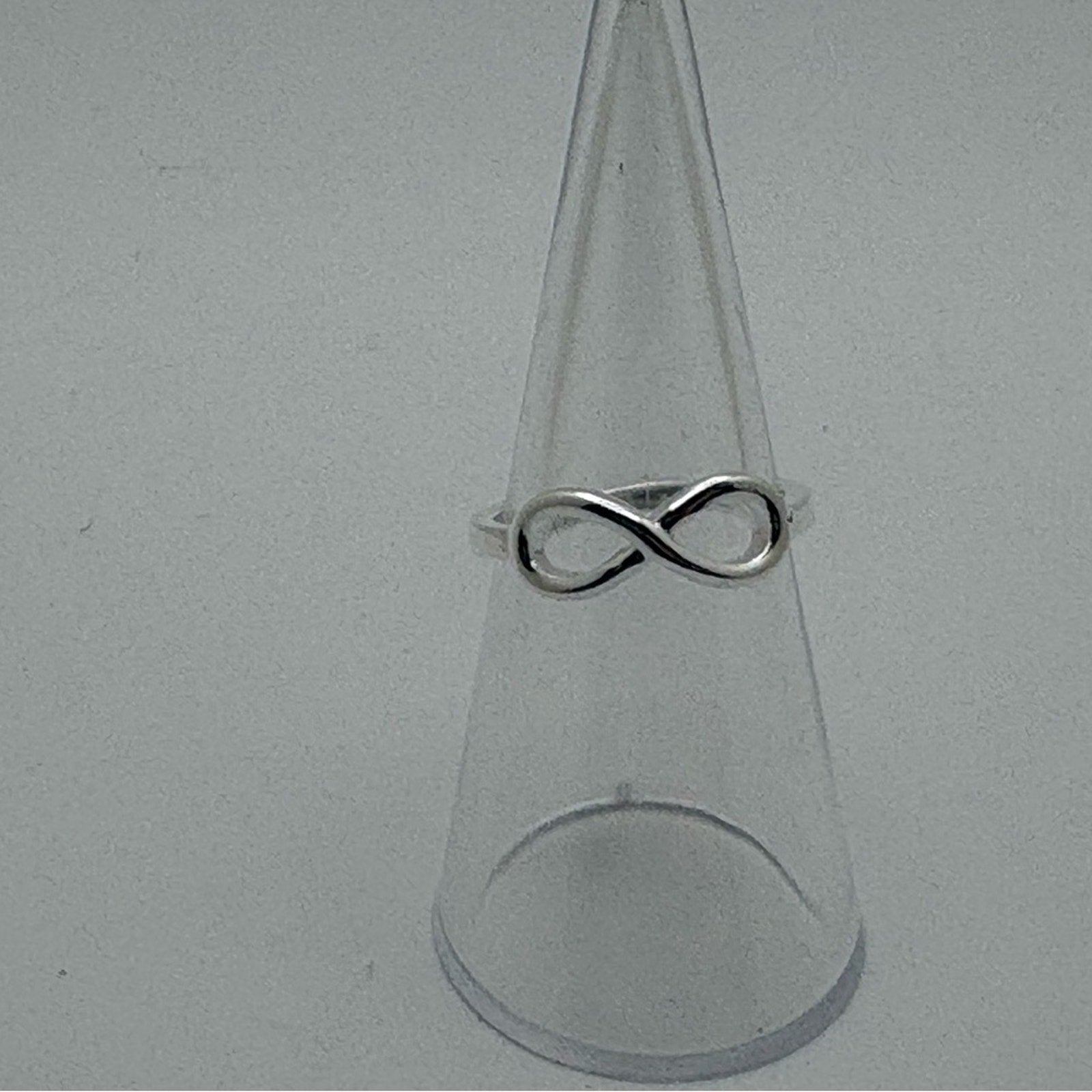 ✨ Minimalist Silver Infinity Ring – Dainty Stackable Band ✨