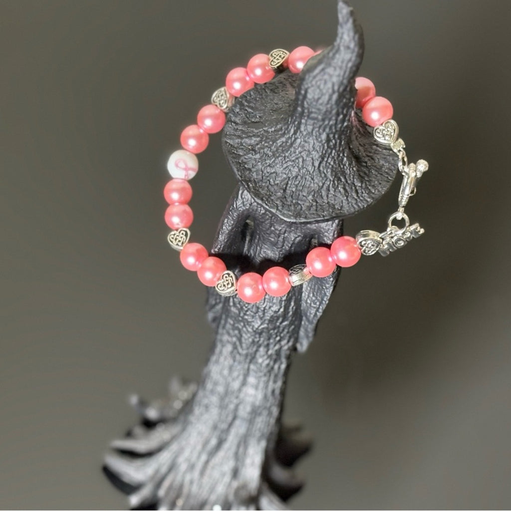 Handmade Pink Beaded Charm Bracelet — NEW WITHOUT TAGS 🏷️