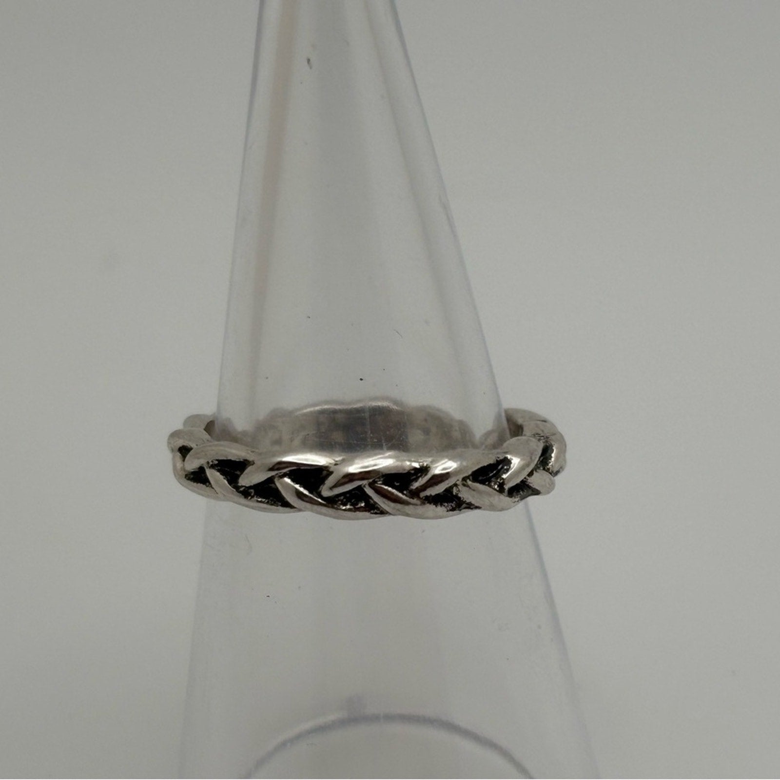 Minimalist Silver Chain Style Ring – Textured Link Band