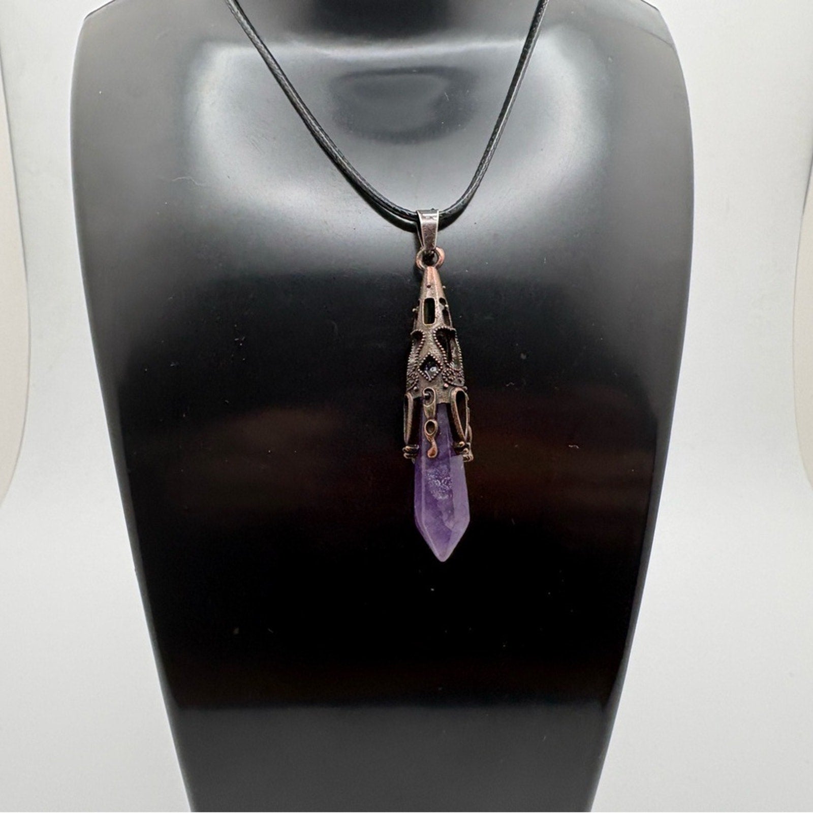 ✨ Amethyst Crystal Point Pendant Necklace – Vintage Style Setting ✨